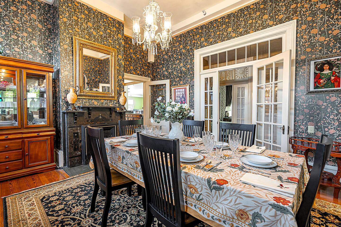 Historic Victorian Main House in Savannah - Holiday Home