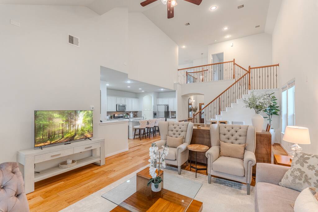 Mid-Forest 5BR Getaway | Huge Backyard | BBQ Grill