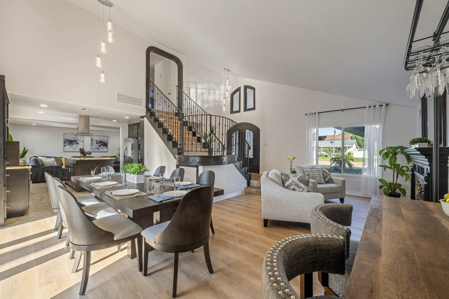 186 – Stunning Modern Home | Pool, Spa & Magic Mtn