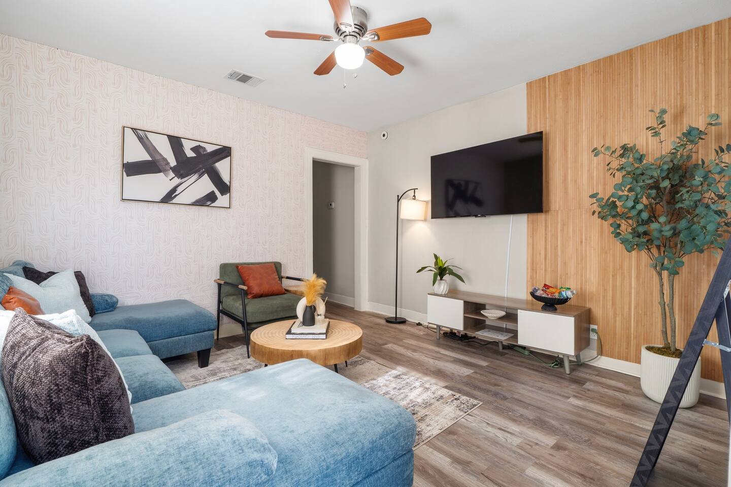 Free parking|private 1BR near downtown houston