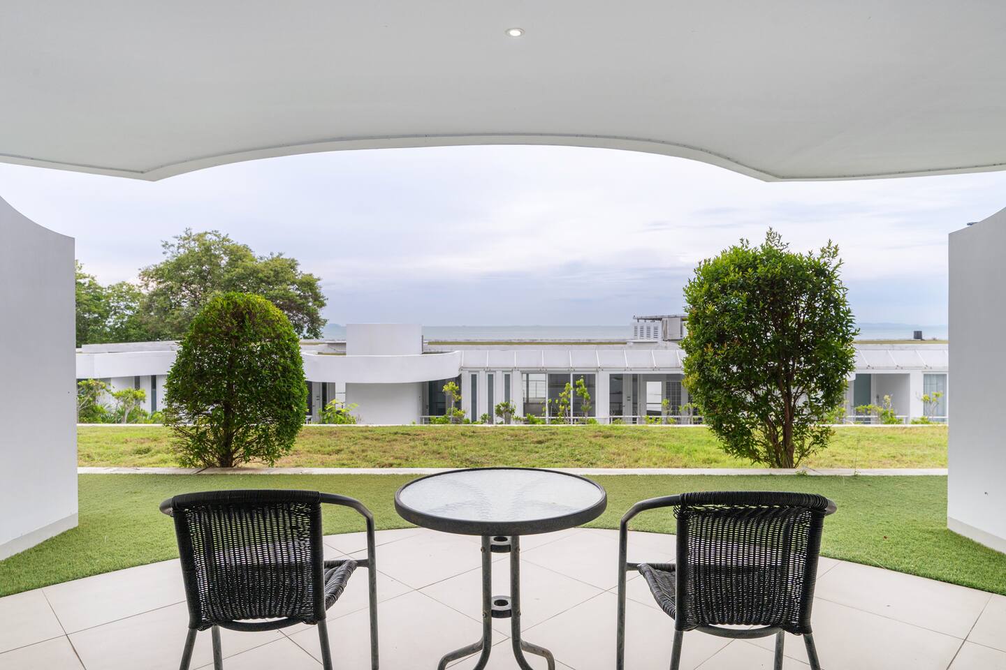 Sunset Beach & Pool / 1 Bedroom