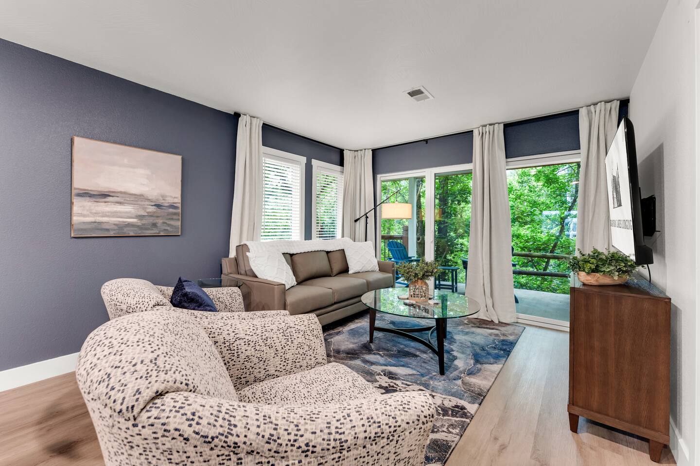 Luxury Creekside, Pools & View!