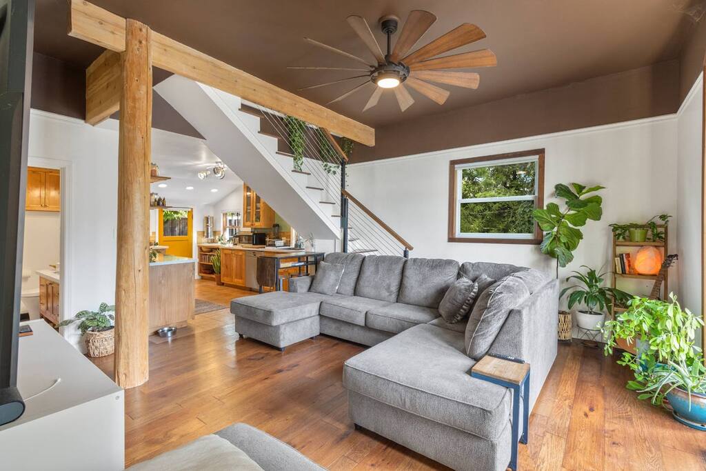 Downtown Nevada City Miner's Cabin + Sauna