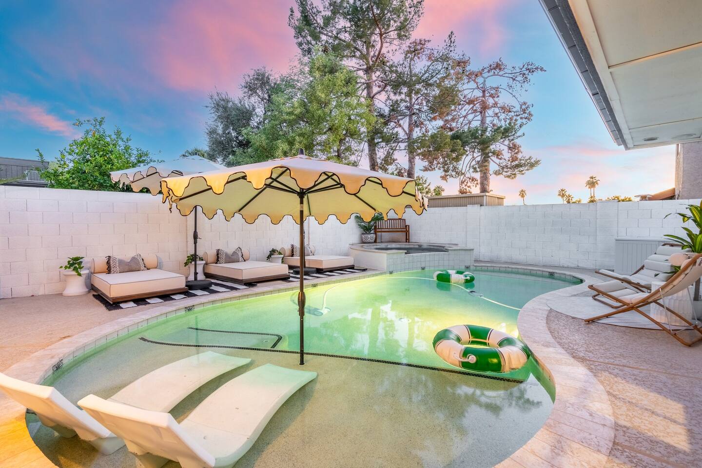 Cottage Villa - Pool Sauna Hot Tub Yoga Room