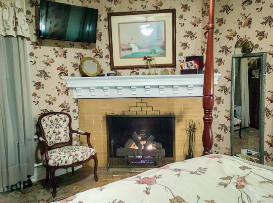 Historic Stay with Fireplace & Creek Views