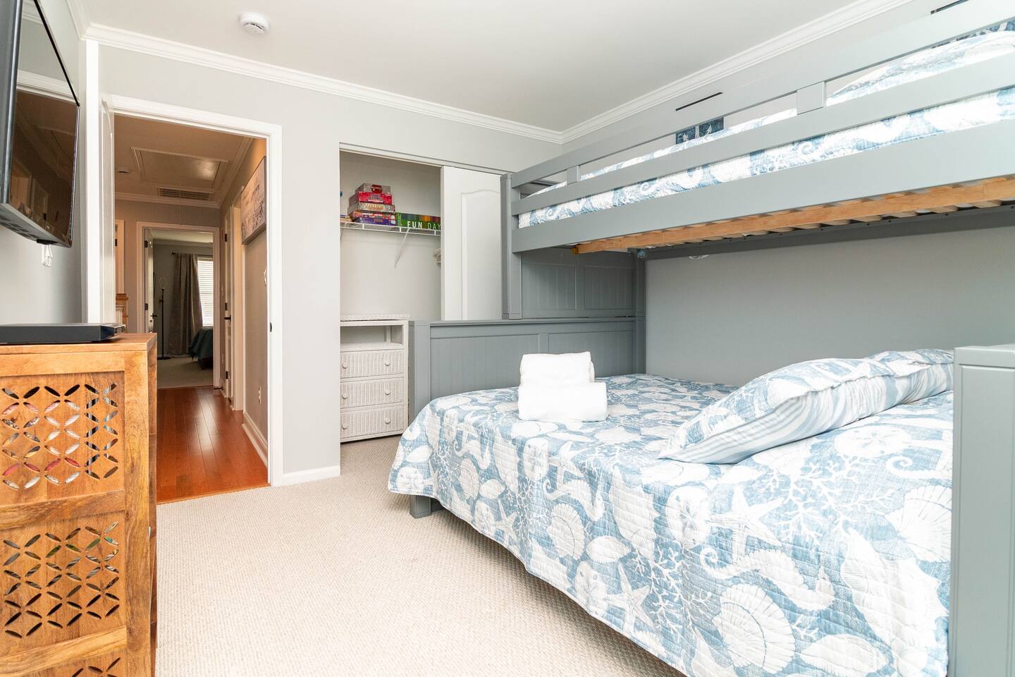5BR Beach Escape with Pool! photo 6