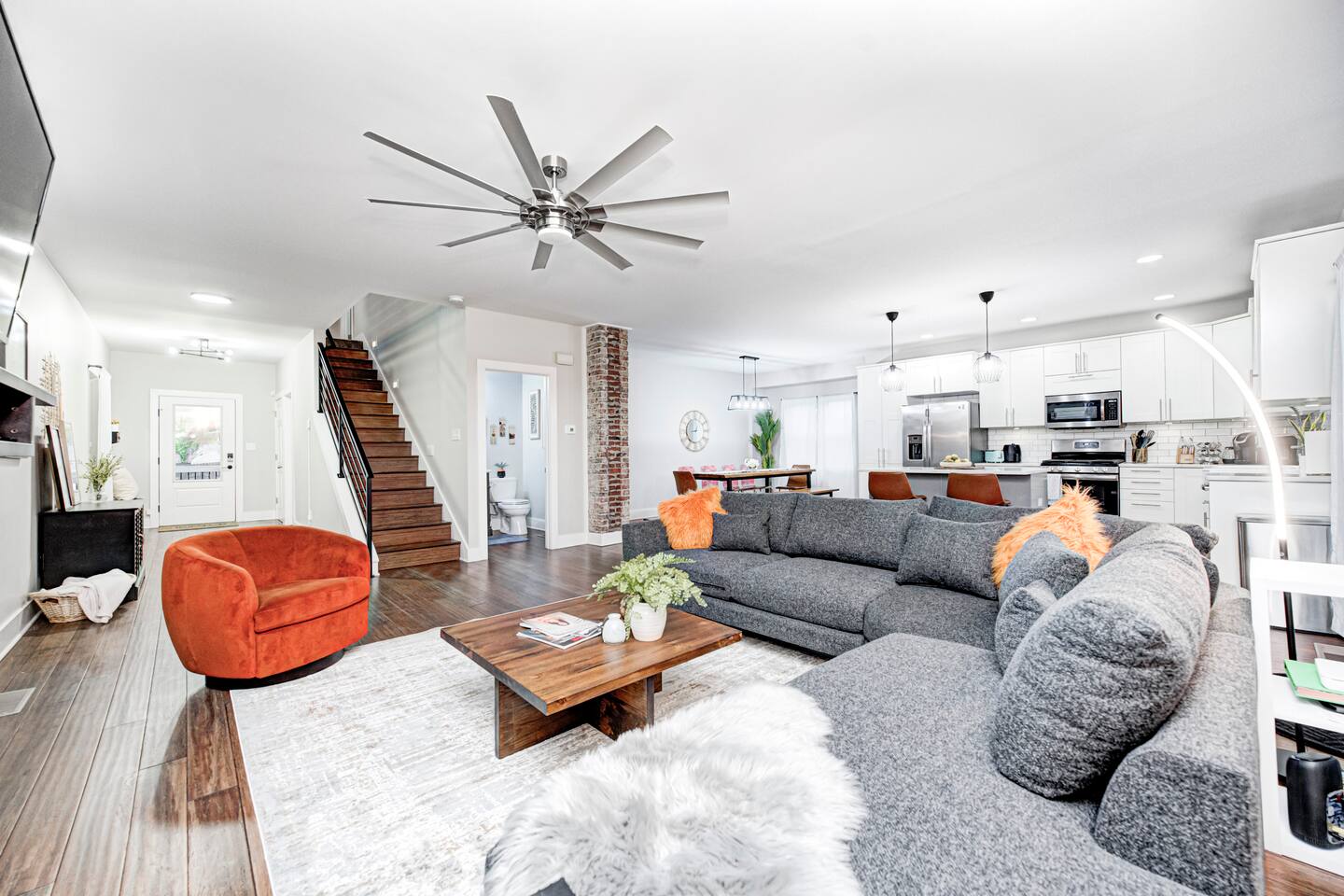 Indy Getaway - 5BR - Sleeps 16 - Arcade games - Perfect for families and groups