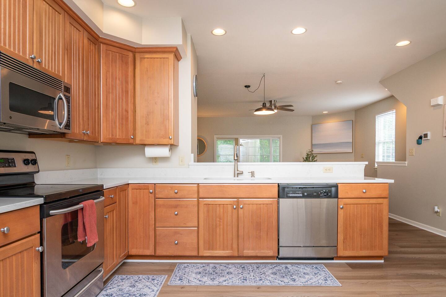 Comfortable and Cozy 3BR - Rehoboth Townhome photo 17