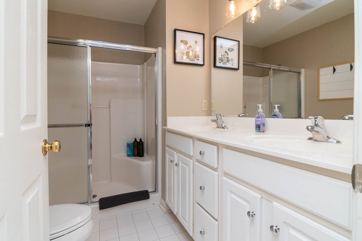 Comfortable and Cozy 3BR - Rehoboth Townhome photo 4