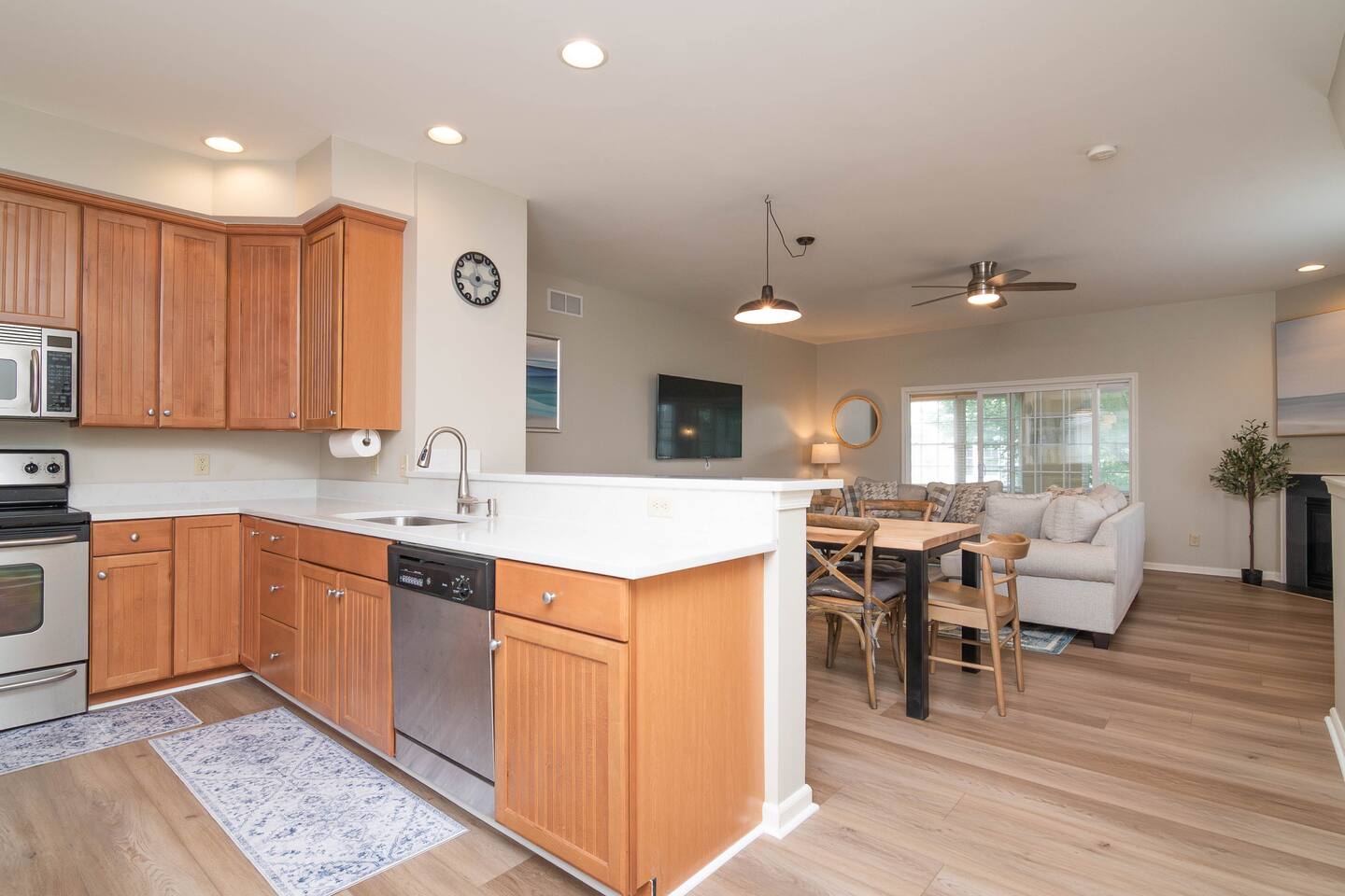 Comfortable and Cozy 3BR - Rehoboth Townhome photo 15