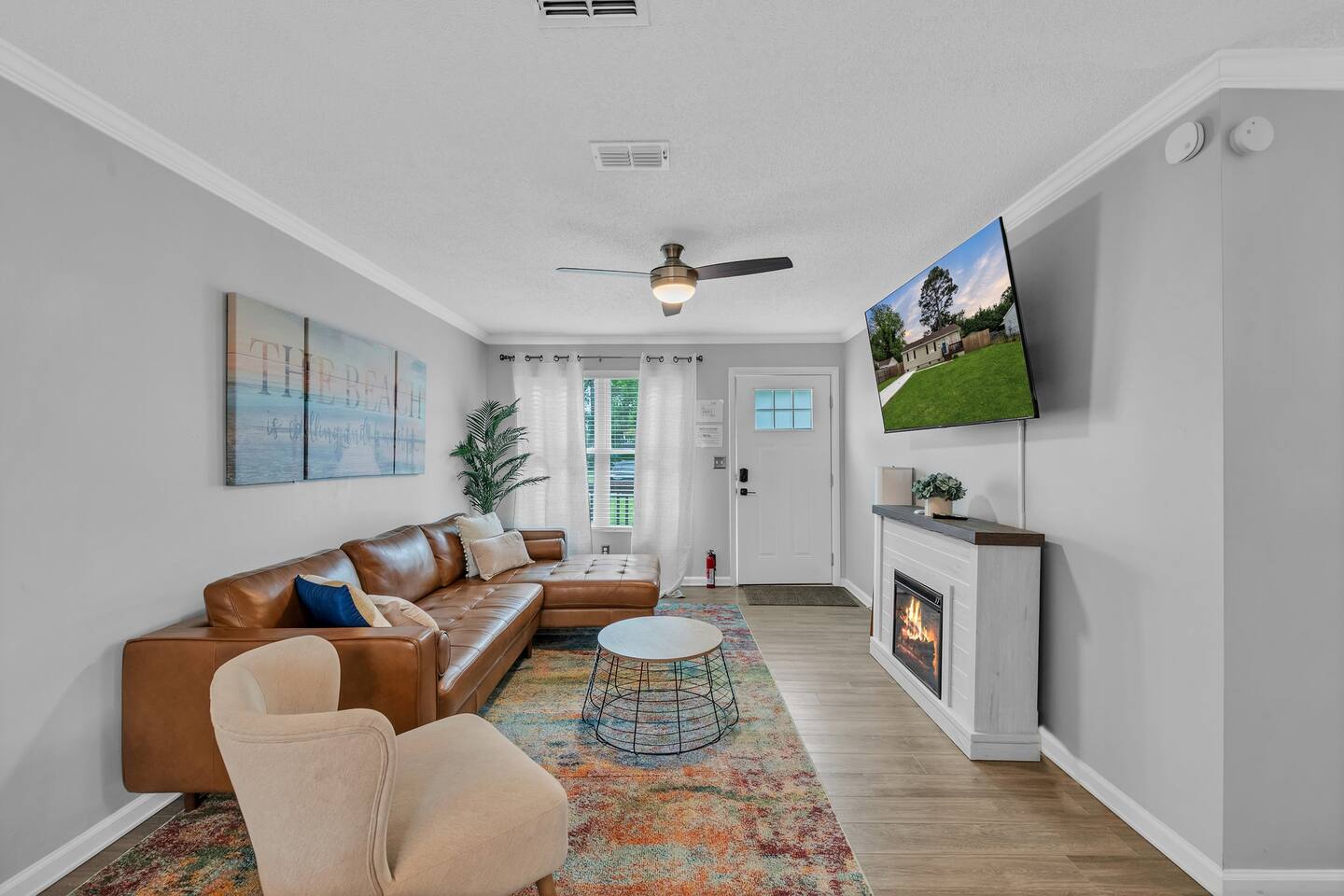 Beach Bungalow • Navy Base • Quiet St • Dogs OK