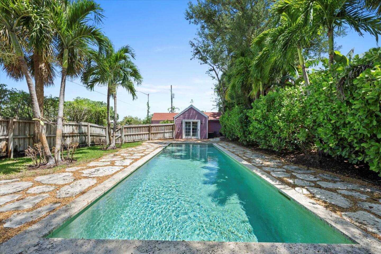 Palm Beach Paradise: Cozy 1BR