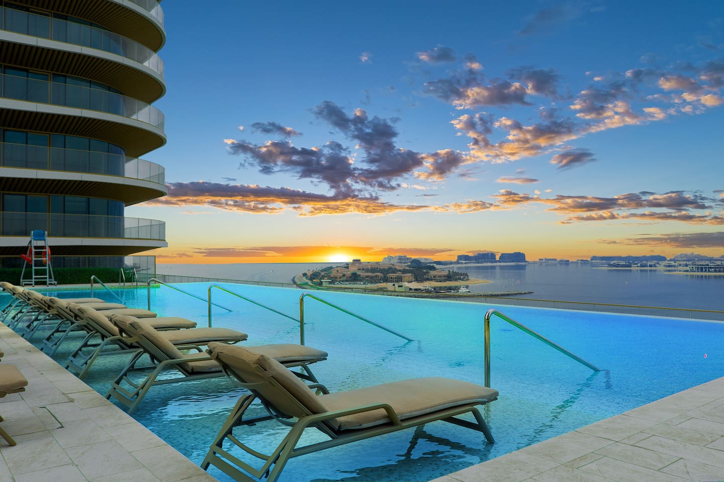 Ultra Luxury Apt | Private Beach + Infinity Pool