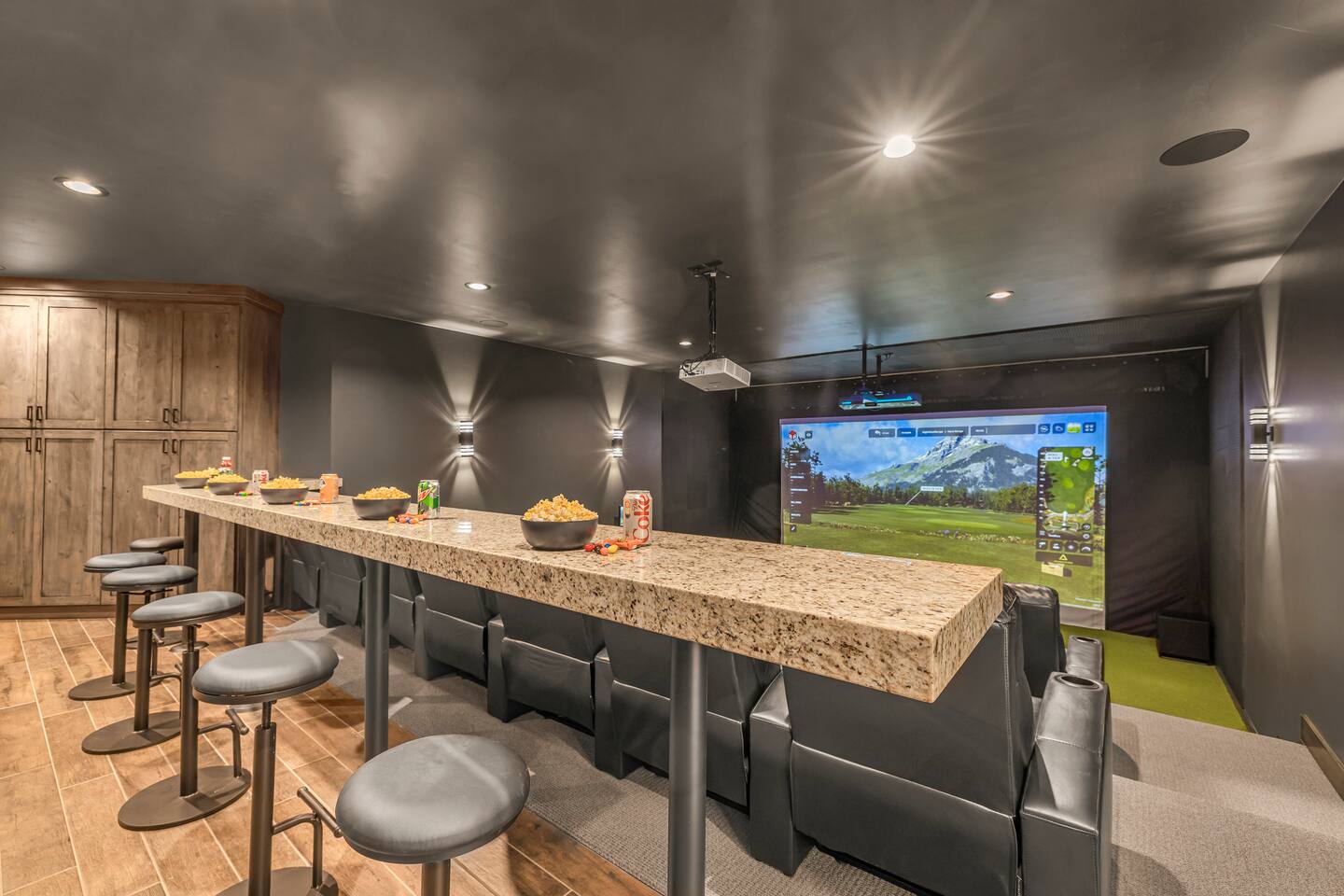 Golf Sim, Sauna, Hot tub, Game RM, EarlyIn-LateOut