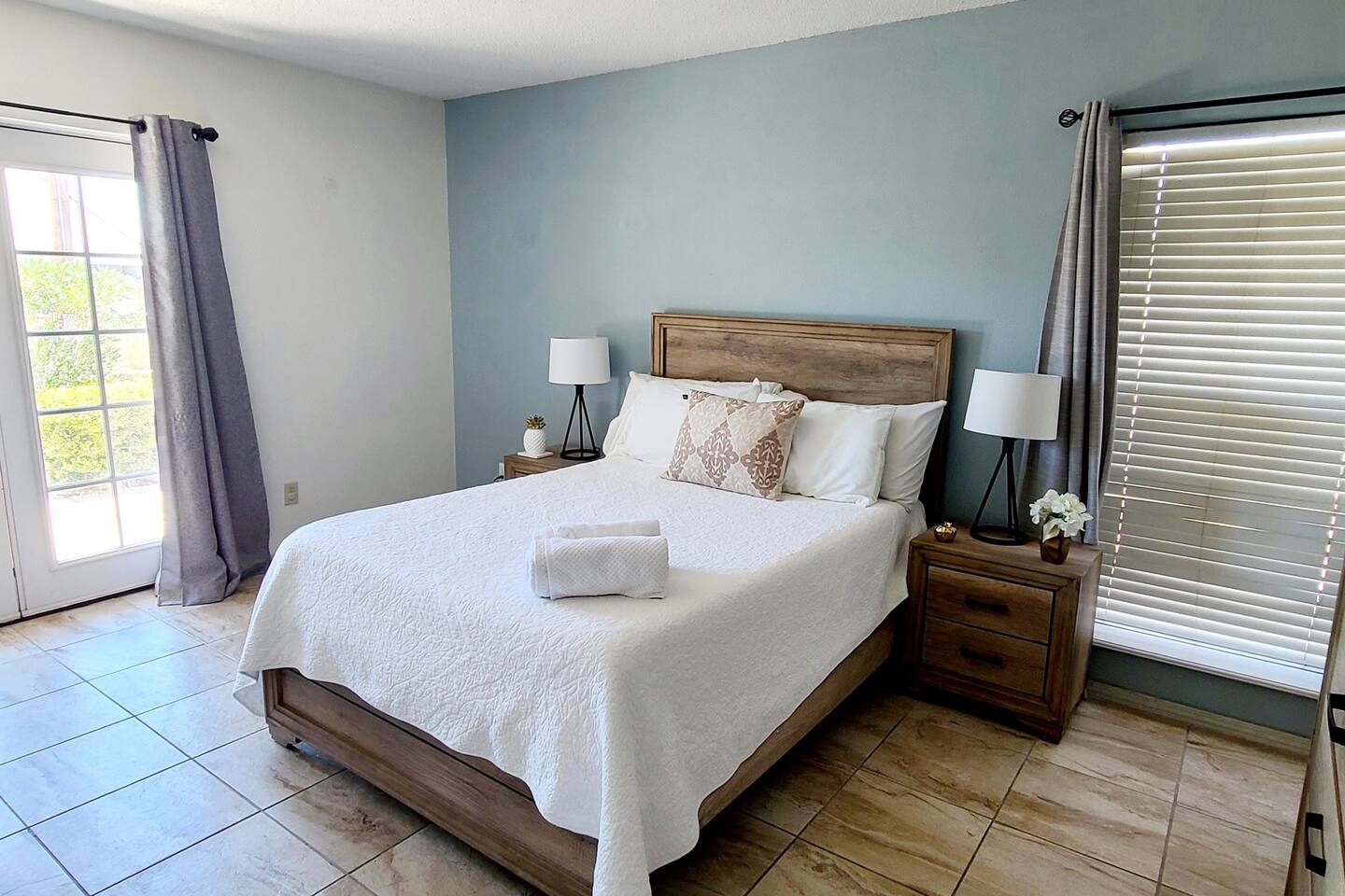 Gated Comm | Pool | Gym | Laundry | Utep/Downtown