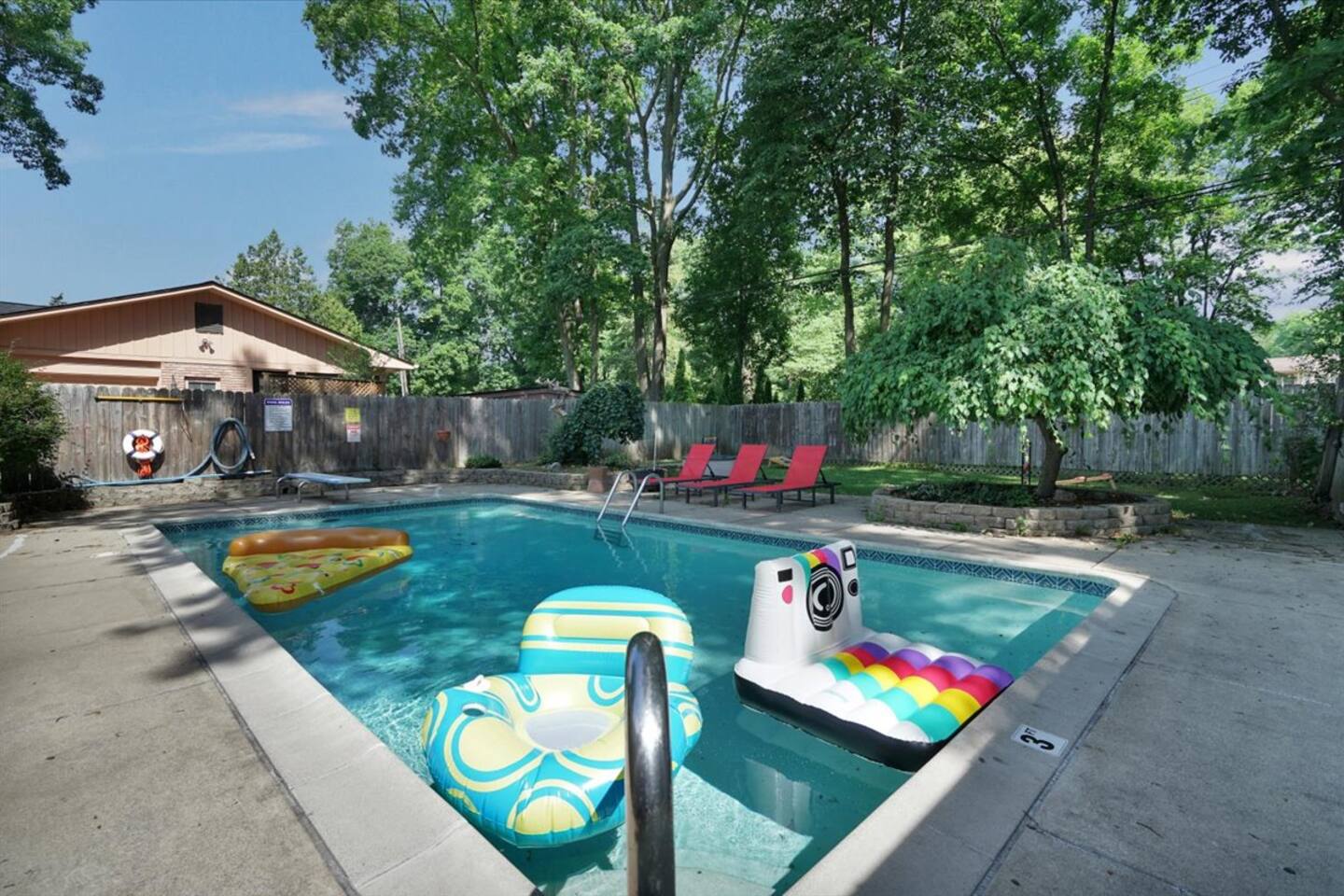 4 BD/2 BA Troy Home *Pool* Game Room* Single Level