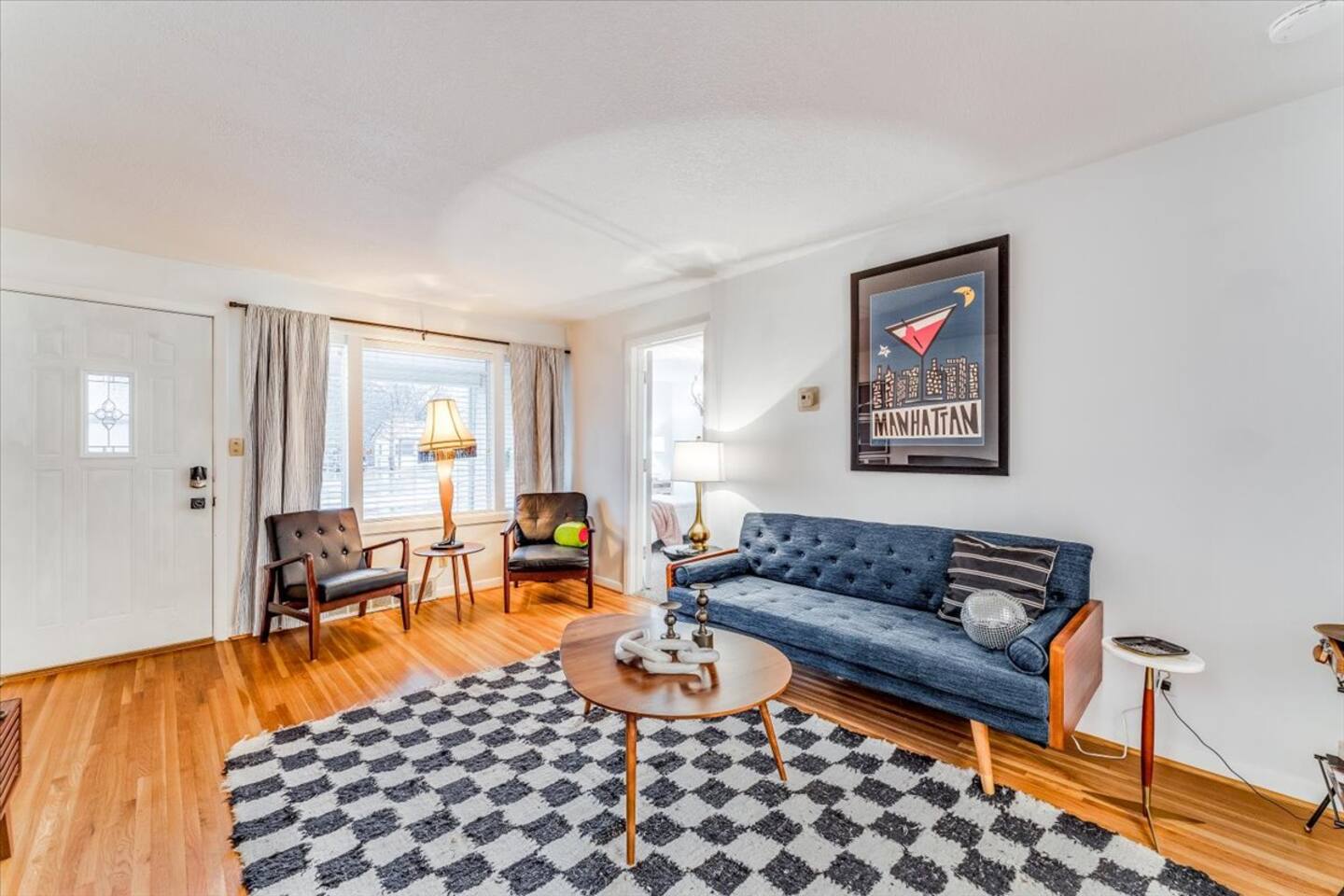 A Retro Retreat for Shaken or Stirred Memories - Holiday Home