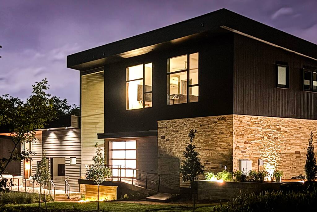 Bike House 3 Downtown Trailside Home