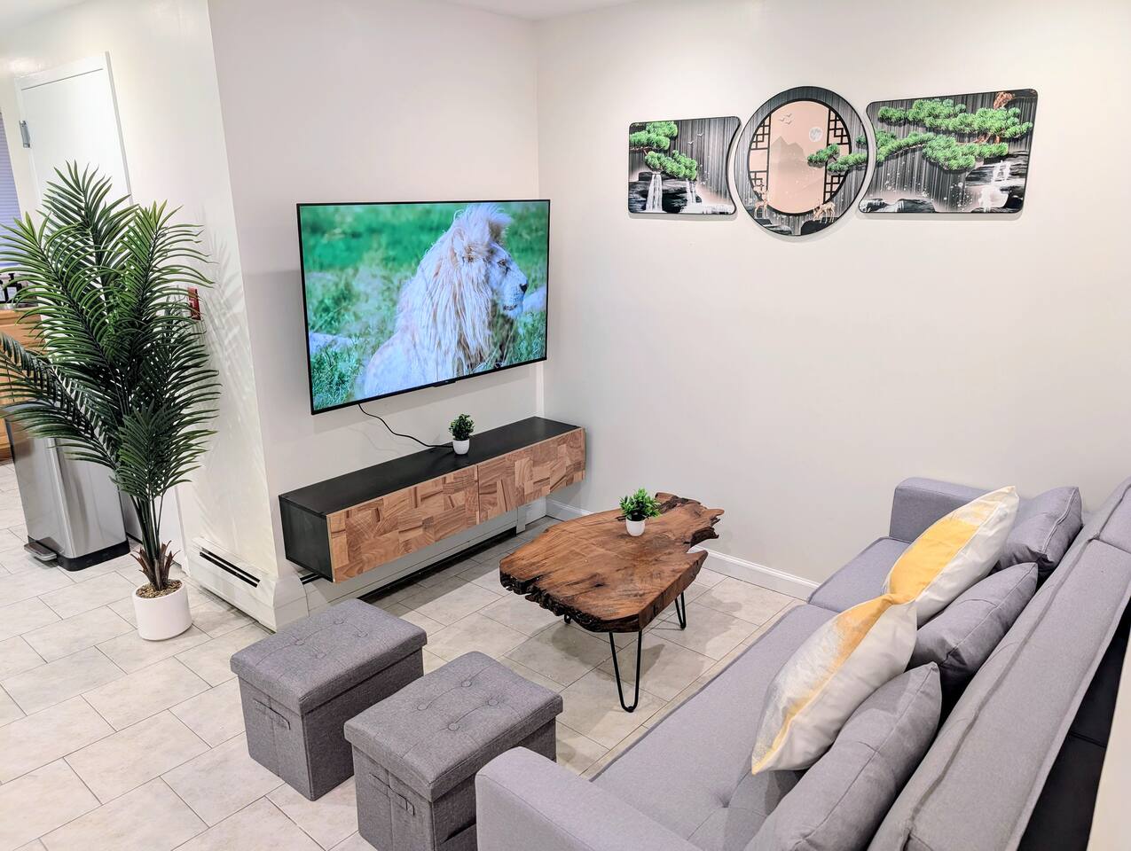 Hoboken's charm 2BR w/ outdoor seating! mins to NY