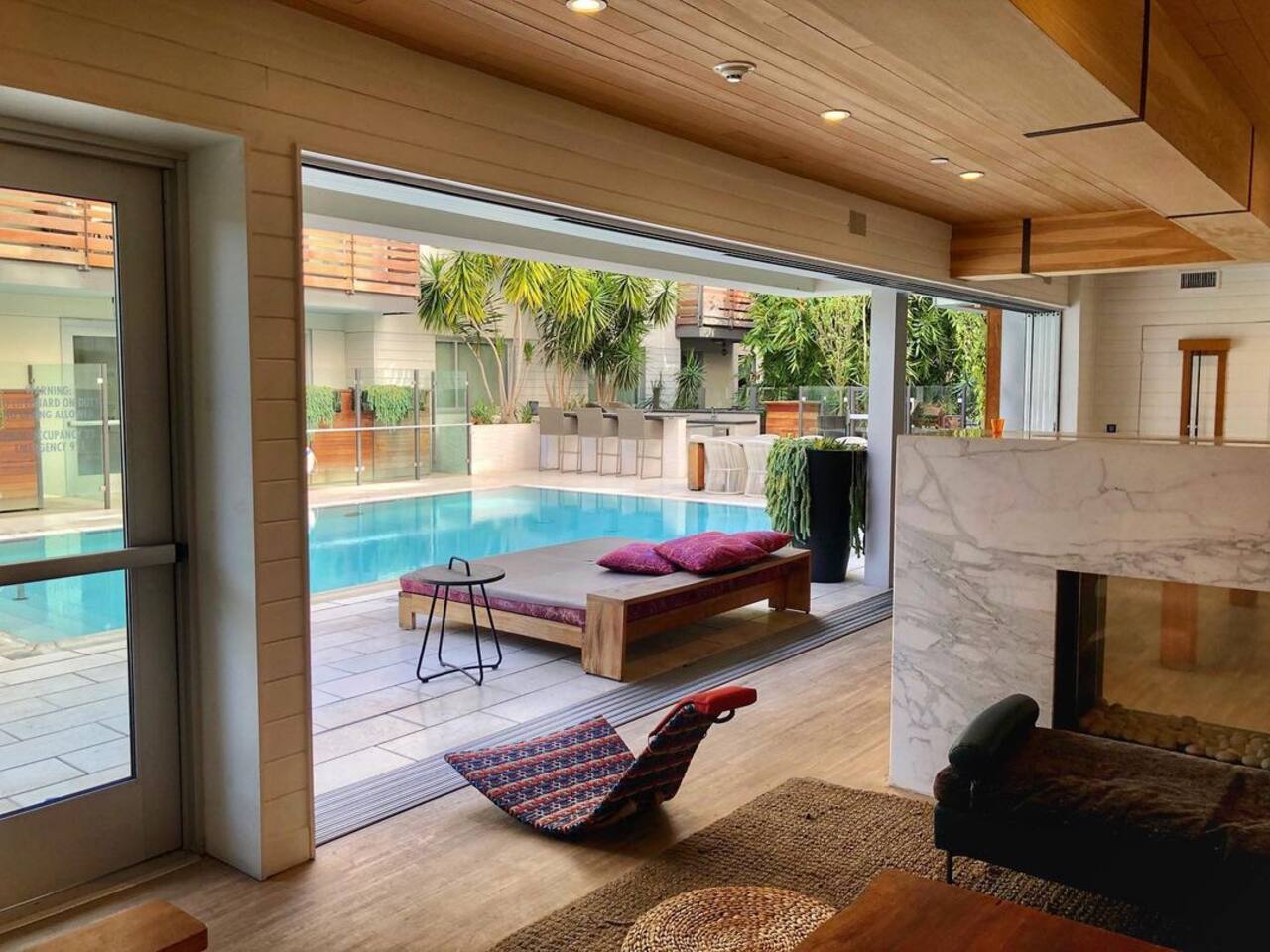 Gorgeous Chic Flat with lovely Pool | Free Parking