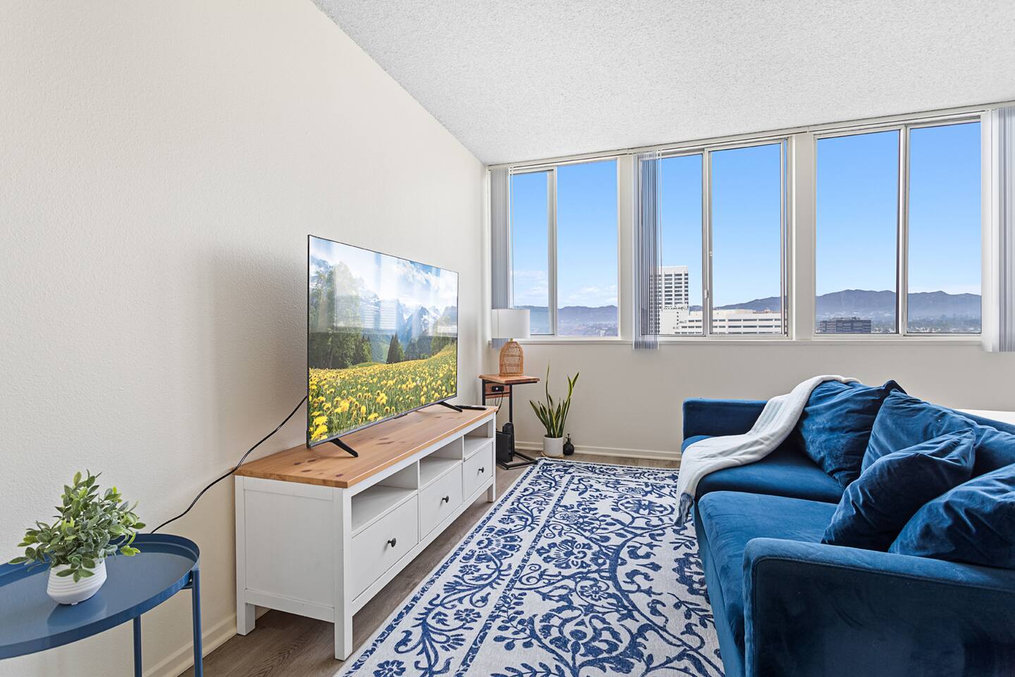 Brand New Apt | Malibu Views