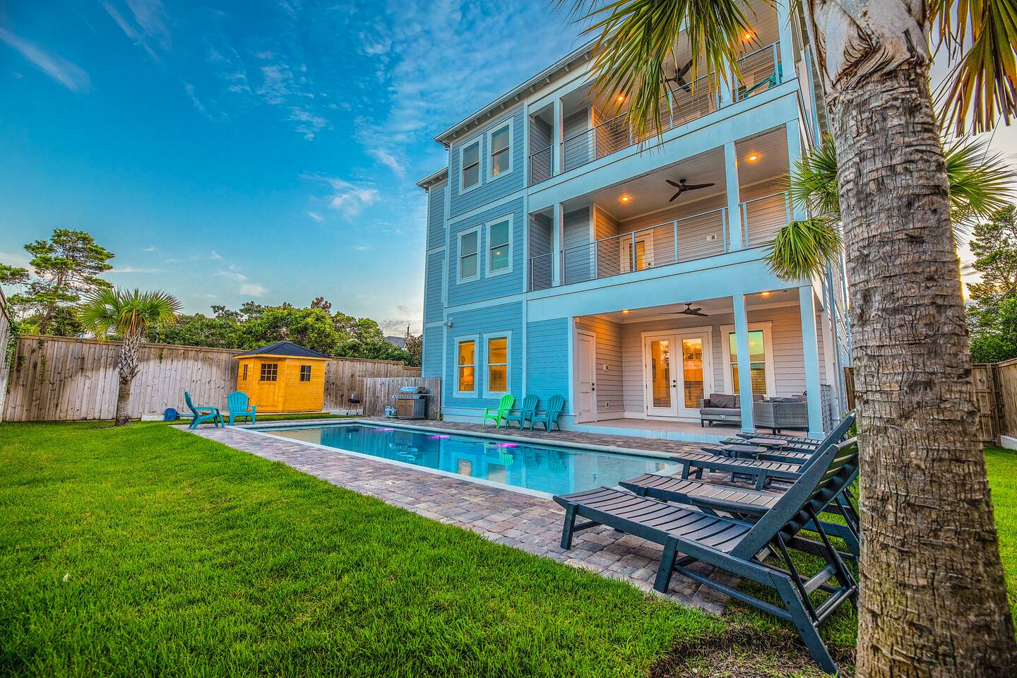 Blue Horizon • Golf Cart, Pool & Sleeps 32