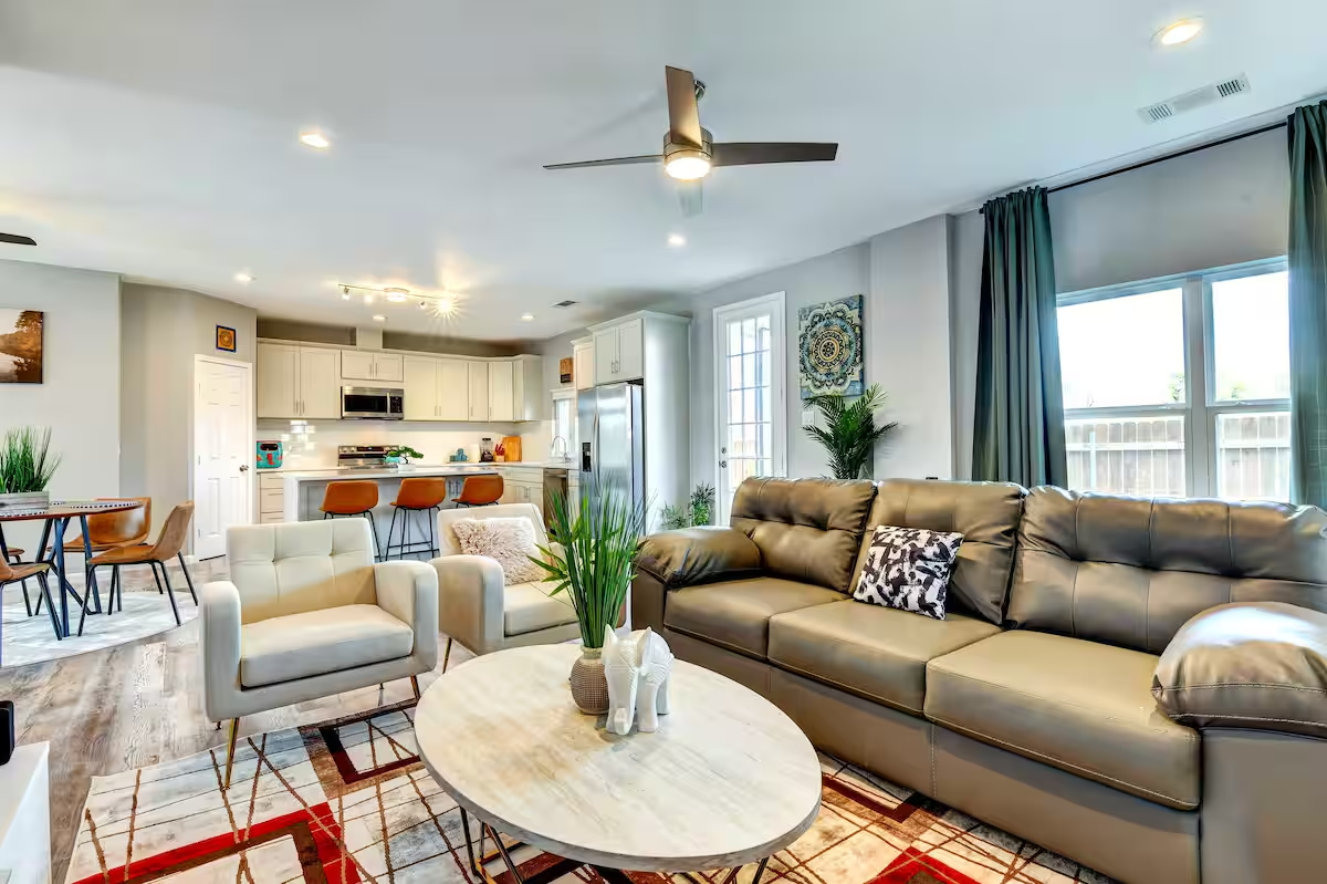 5 bed 5 bath home in Arlington