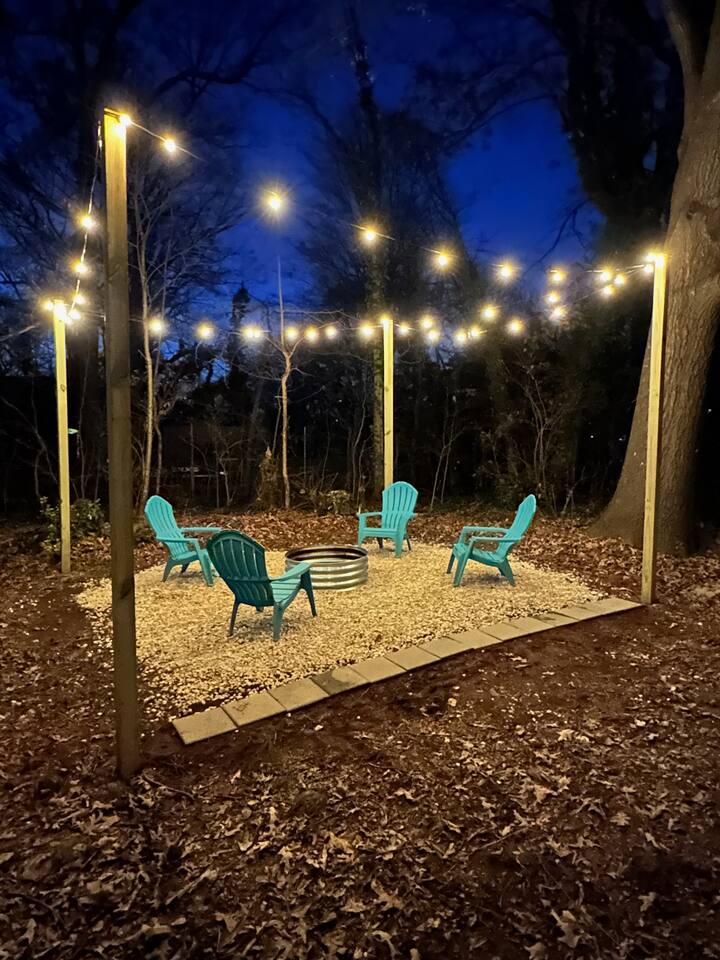 Sleeps 16 | Minutes to Uptown| King Beds & Hot Tub