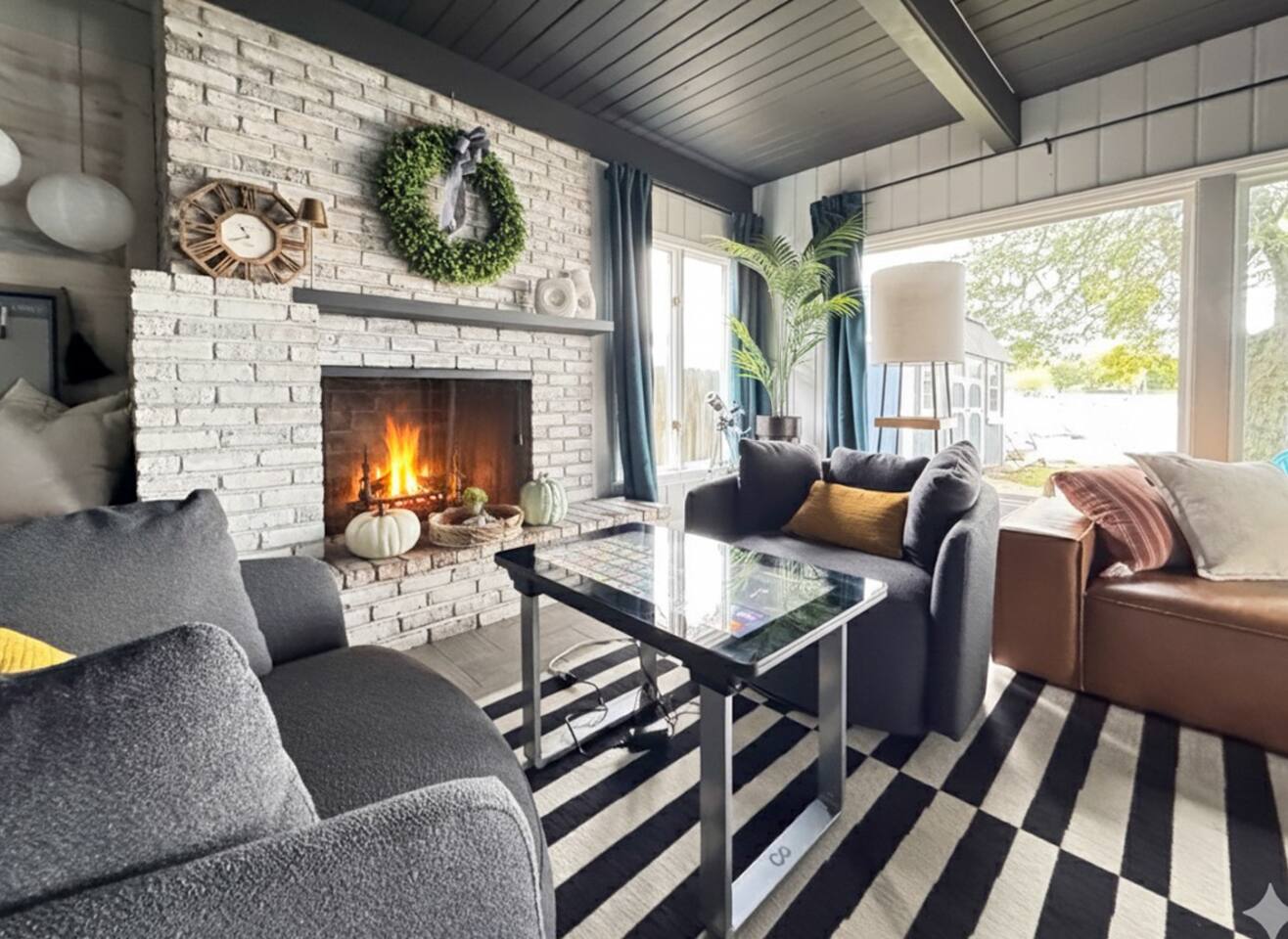 Waterfront Home with Arcade, MassageChair, Firepit, Infinity Game Table