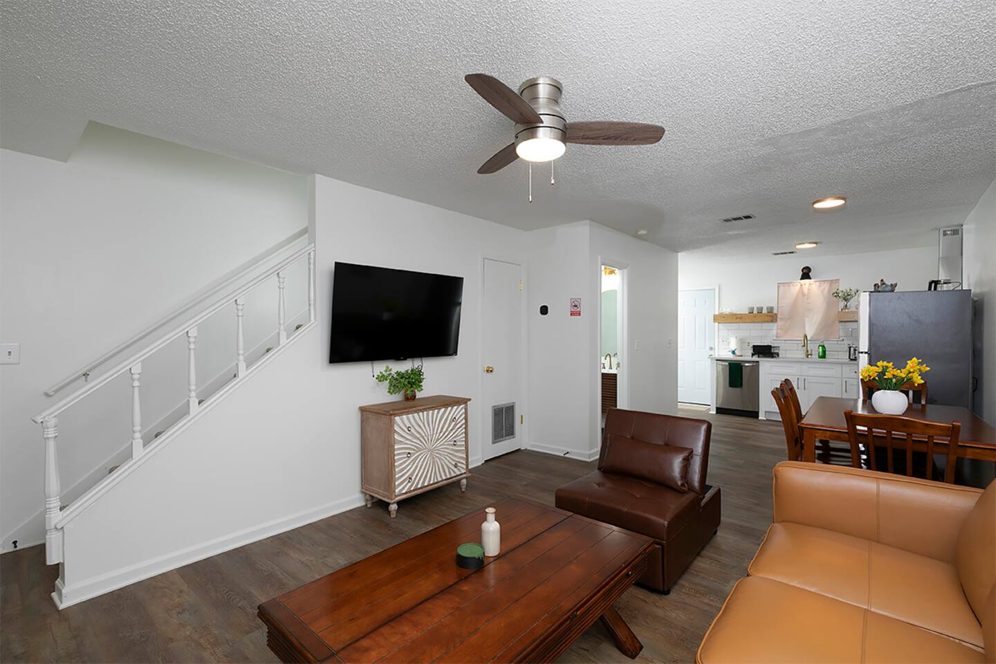 Rustic 2BR Farmhouse Retreat With 2 King Beds