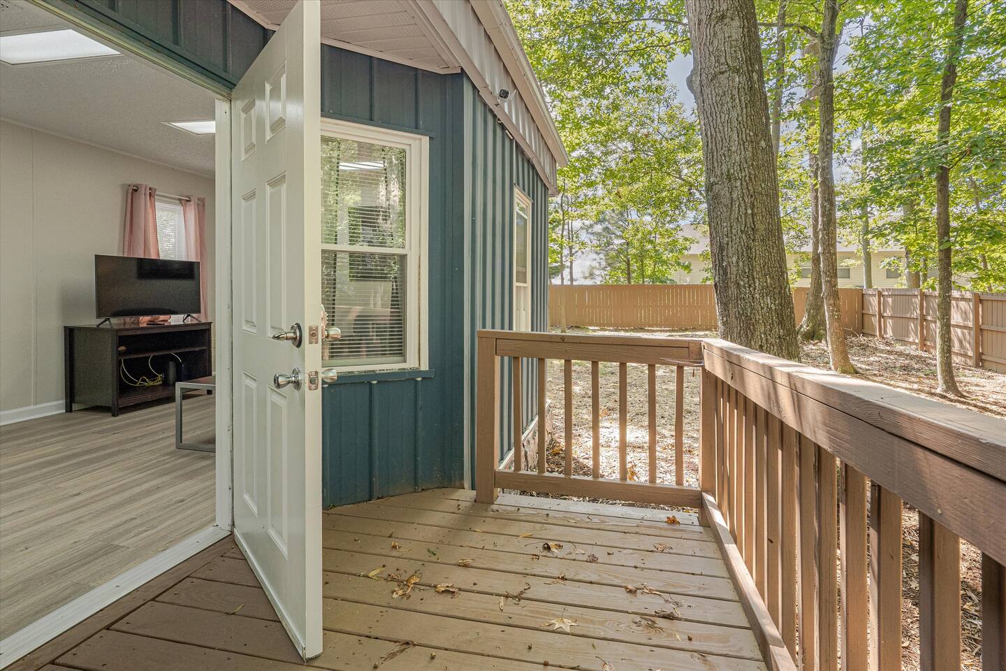 Duke Snuggle Bunker 1BR | Fenced House