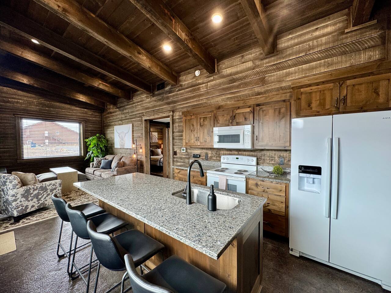 Pinion Pines Chalet #20; Walk to River / End Unit