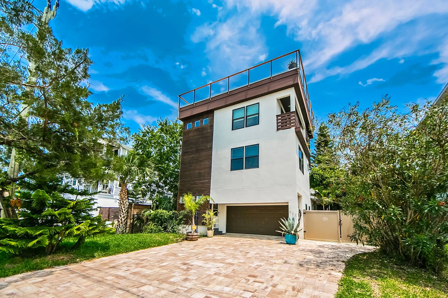 Anastasia Island Villa Duplex| Single Level | EV