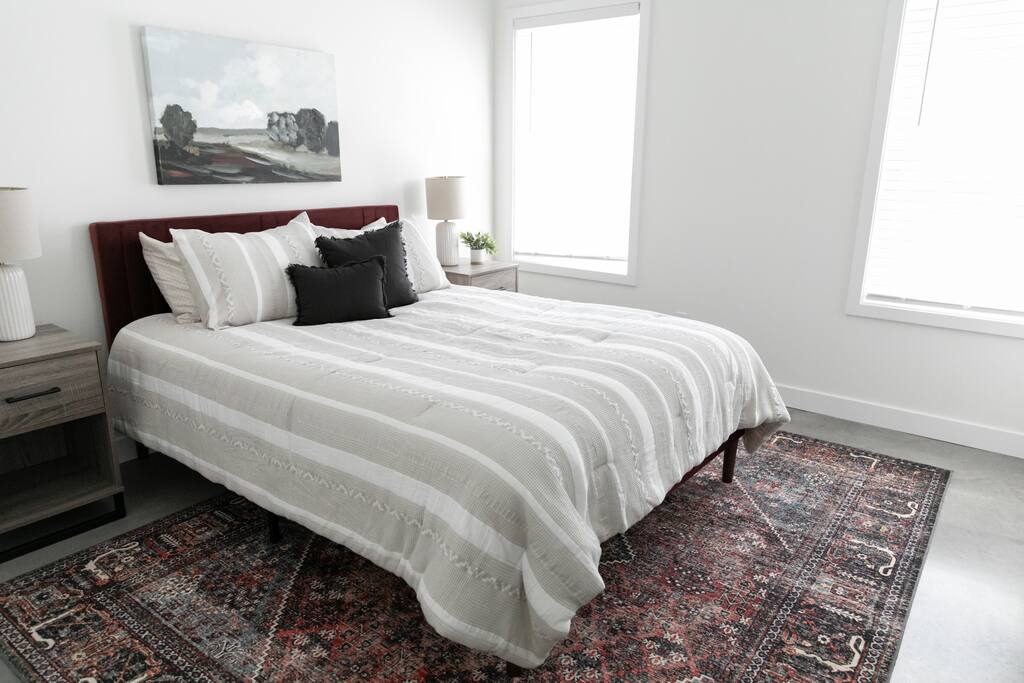 New Construction Duplex Great Location Sleeps 6