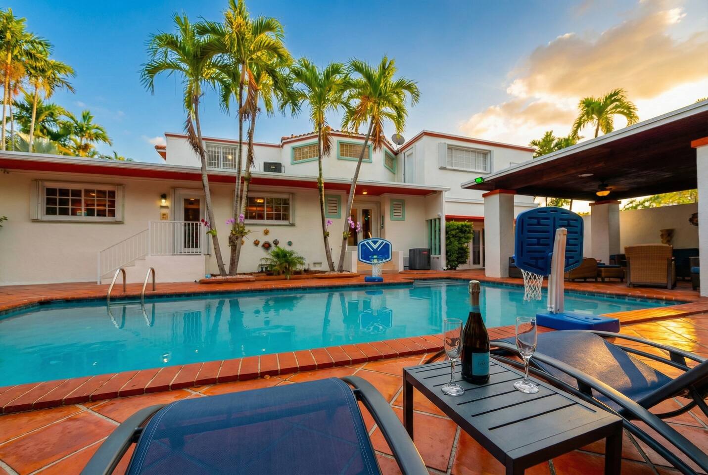 Retro Arcade | King Beds | Perfect Miami Location