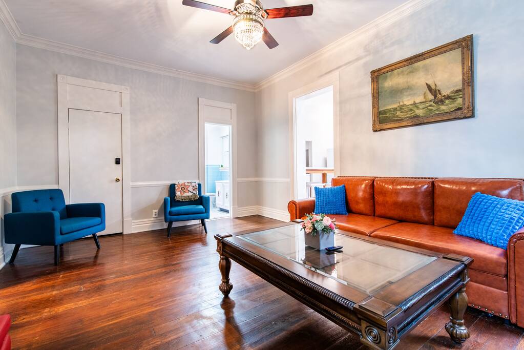 The Bourbon Room | 1 BR |  Perfect location
