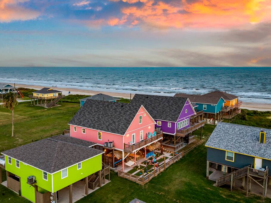 MiniGolf + Beach Access + Game Haven for Families