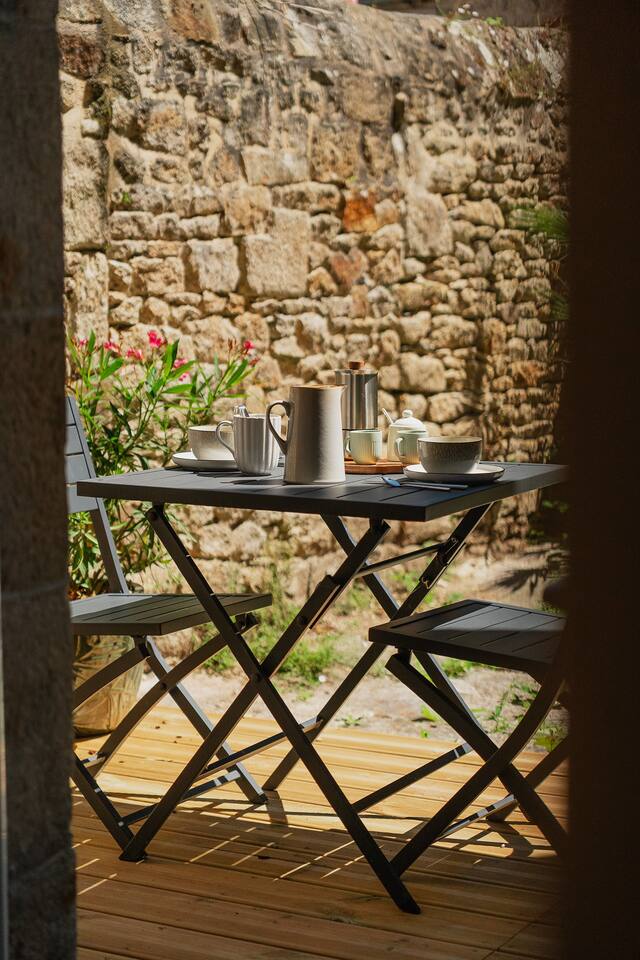 Le Patio • historic center + private courtyard