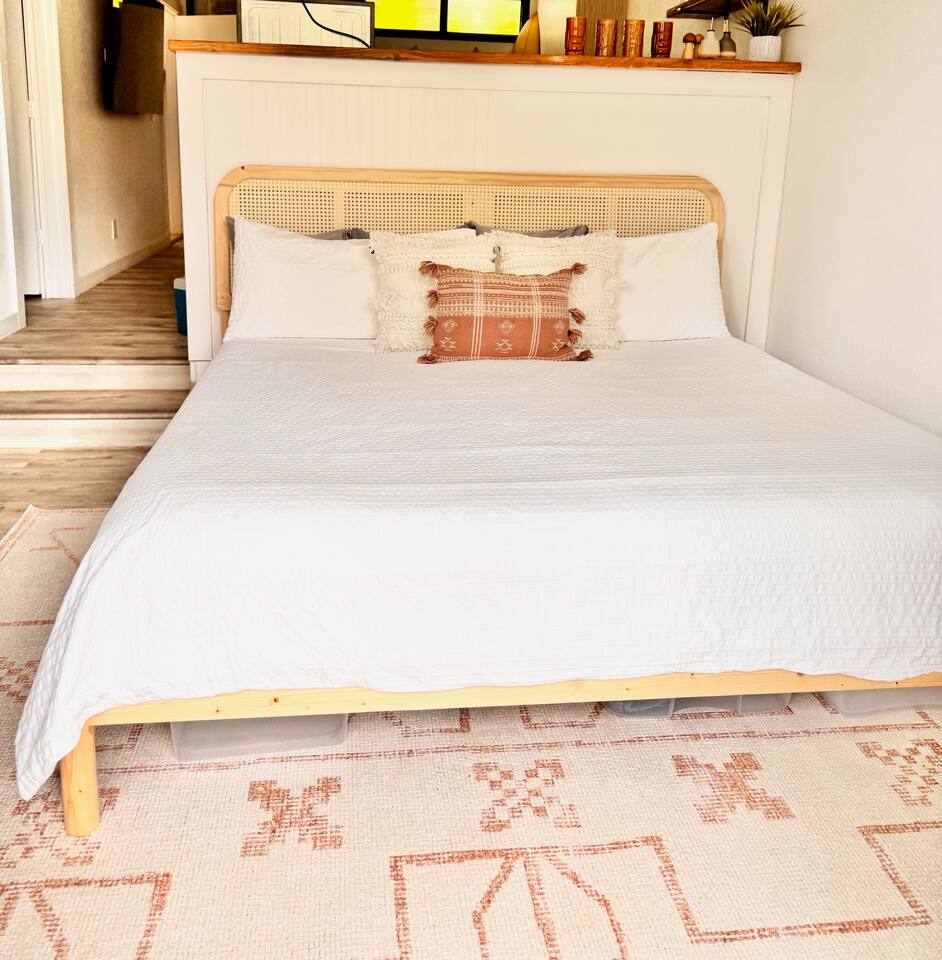 Boho Perfect Honeymoon Spot• AC + Kitchenette