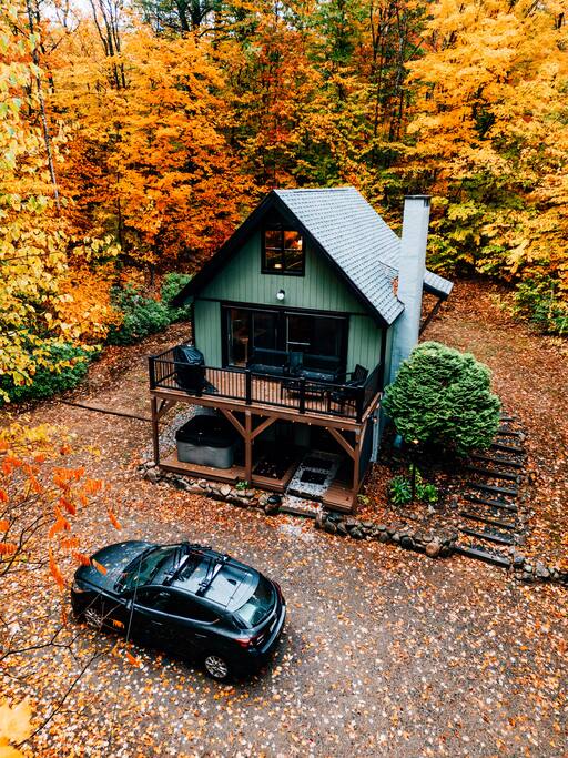 Fall Retreat, Hot Tub, Fire Pit, Dog Friendly