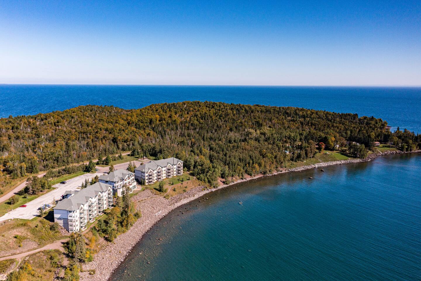 Penthouse w/pool & hot tub