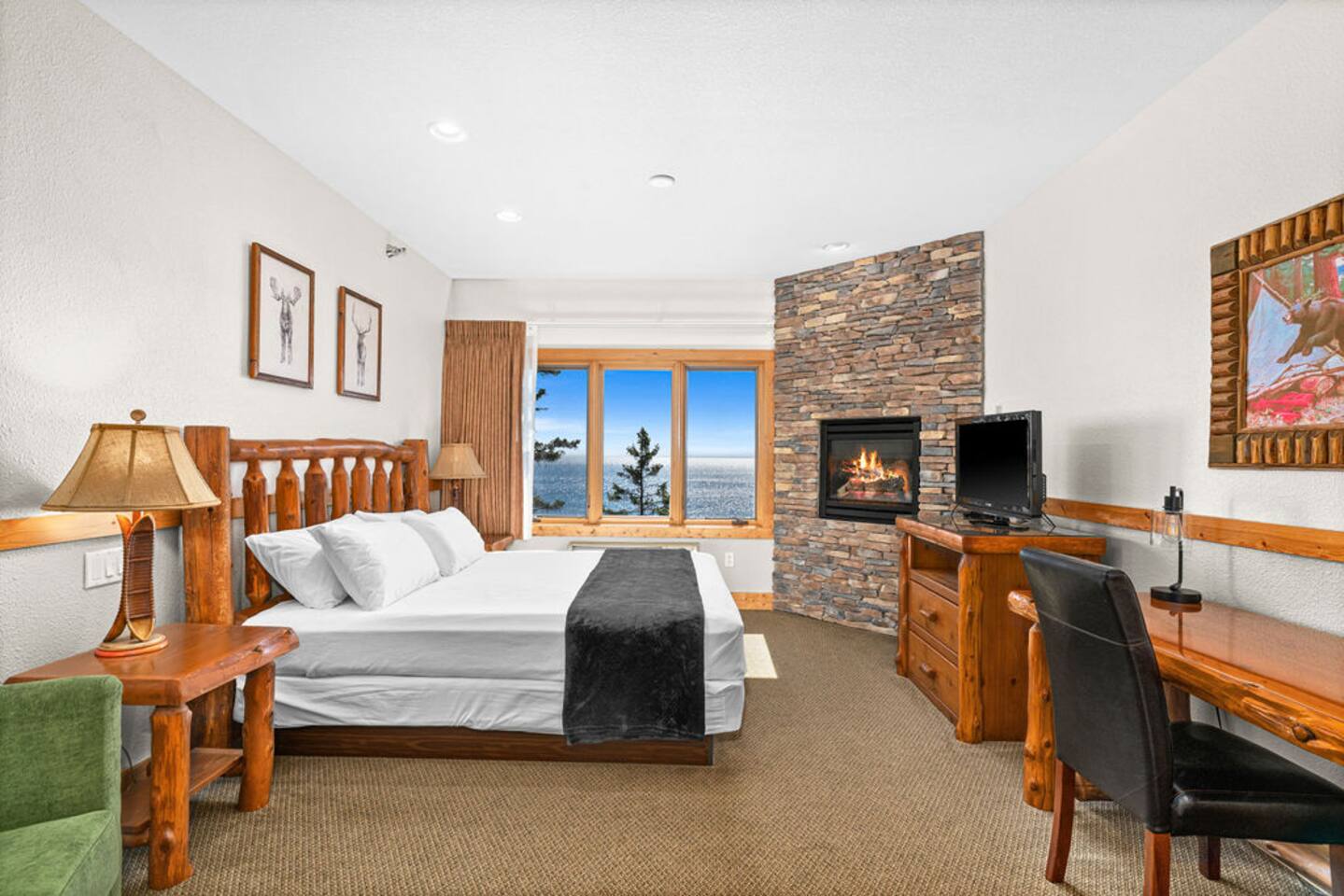 King room w/pool & hot tub