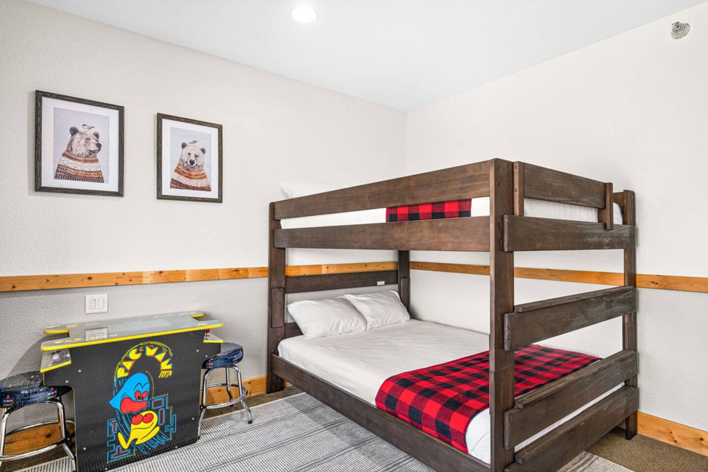 Queen bunk w/pool & hot tub