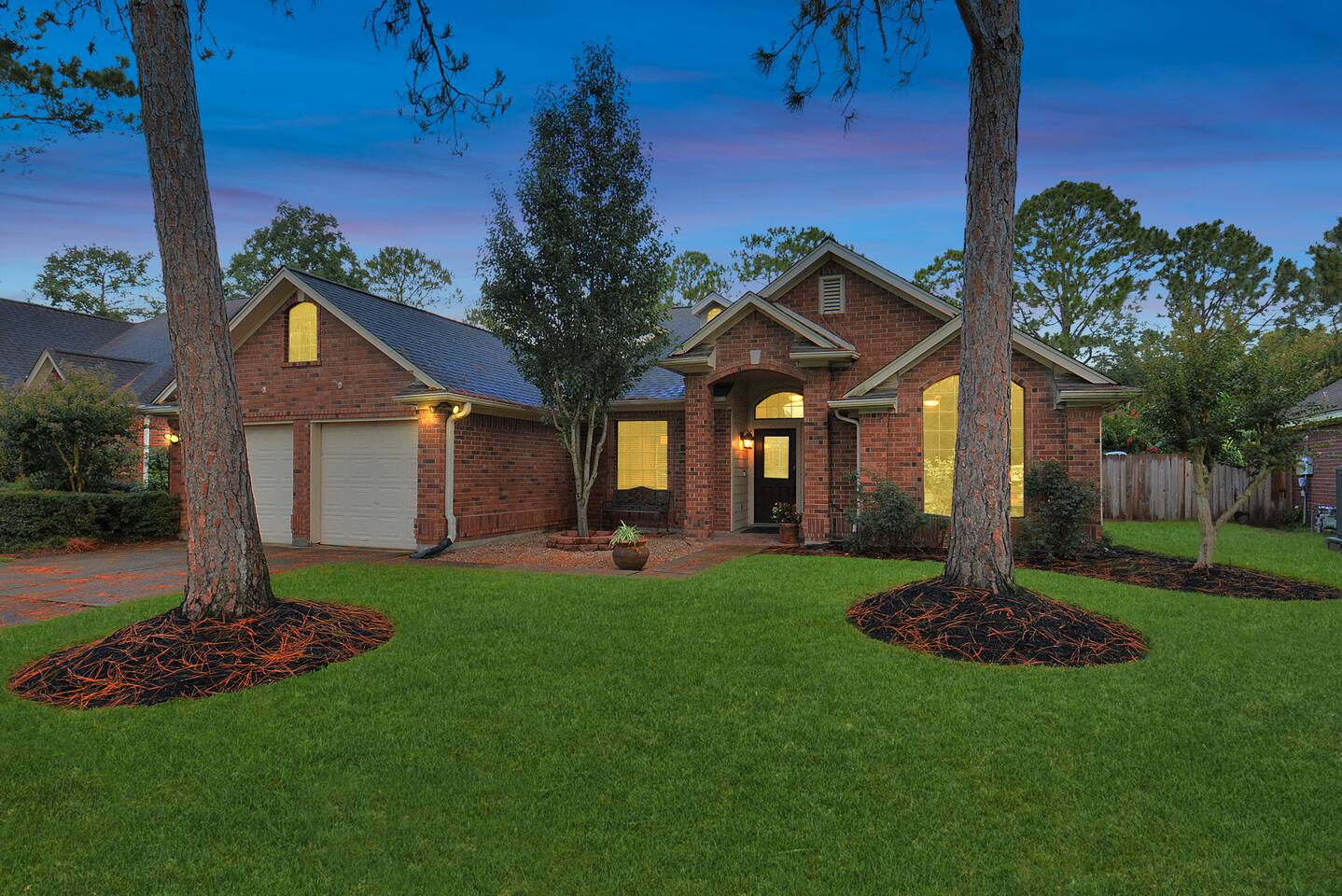 Entire Home Minutes From NASA, with Pool