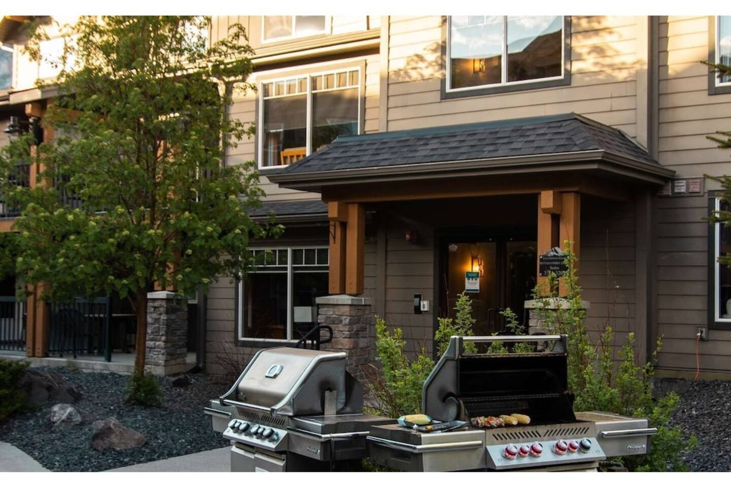 Canmore 2BR Retreat | BBQ, WiFi & Parking