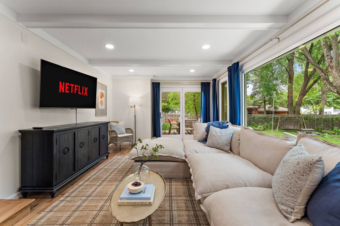Ping Pong | 300Mbps | 55”TV | Fireplace | DT 6mins