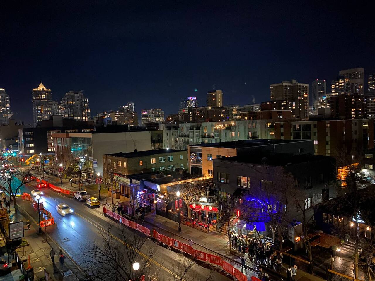 Calgary 17th Ave Stay | WiFi + Free Parking
