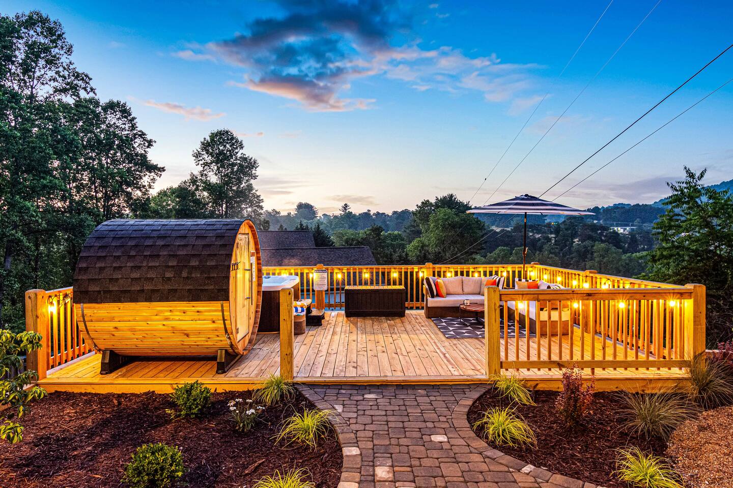 Geodome, Hot Tub + Arcade 15m Asheville | Sleeps20