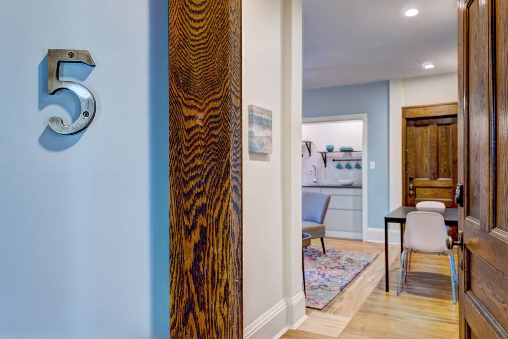 Executive 1-Bedroom King Bed Suite in Lunenburg