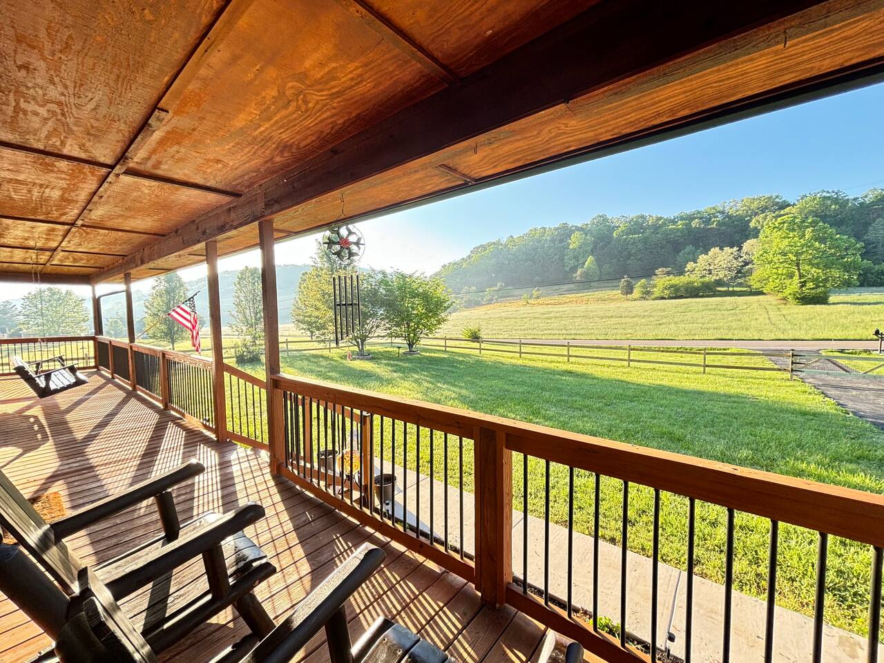 Nanny's Homestead - Pet Friendly Country Retreat!